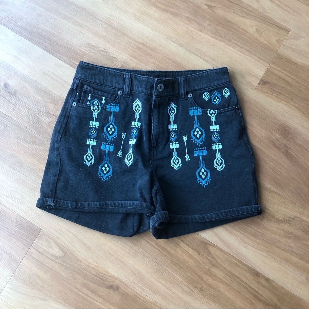 INC tribal shorts